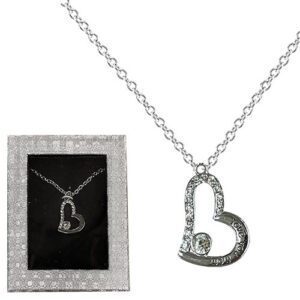 Showcase the elegance of our Silver Heart Pendant Necklace, presented in its own stylish box. This sophisticated item is featured in our fundraising catalog, providing a fantastic opportunity for schools and organizations to raise money through holiday fundraisers.